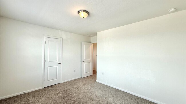 Building Photo - 156 Zion Dr