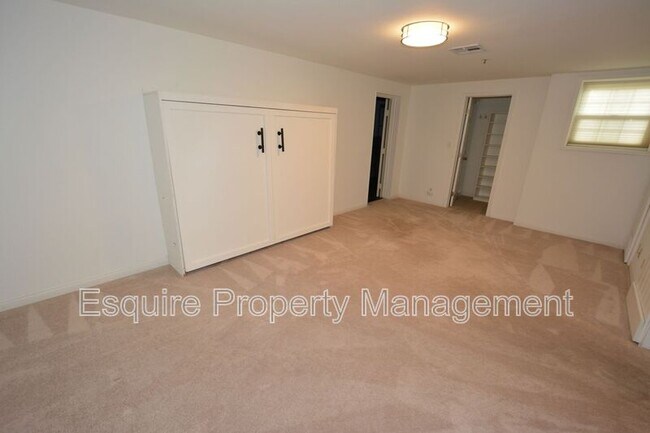 Building Photo - 2847 Harbor Blvd