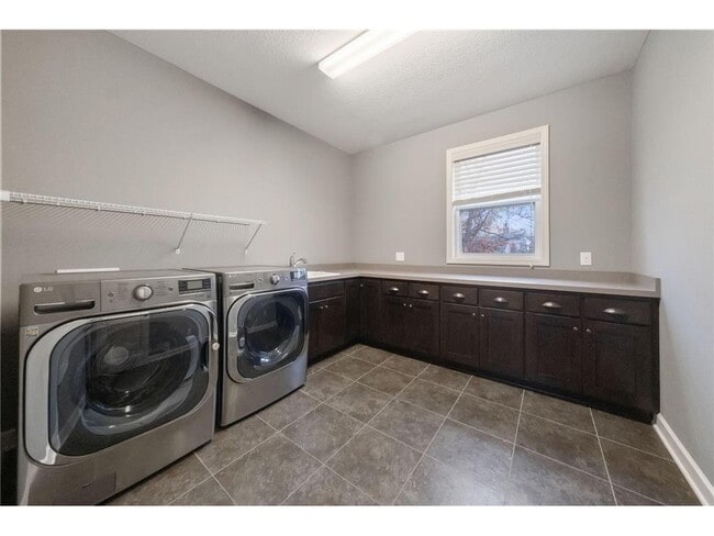 Building Photo - 16810 51st Pl N