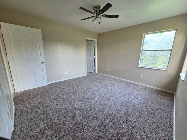 Building Photo - Charming 3-Bed, 2-Bath Country Home in Kem...