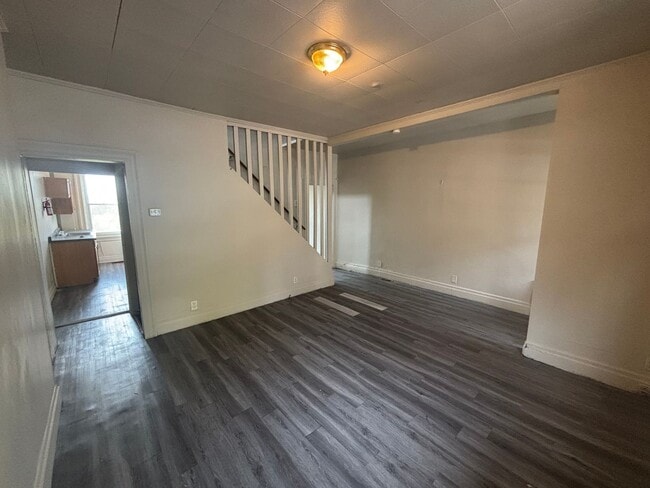 Building Photo - Updated flooring, finished basement, and great outdoor space in a walkable Swissvale location