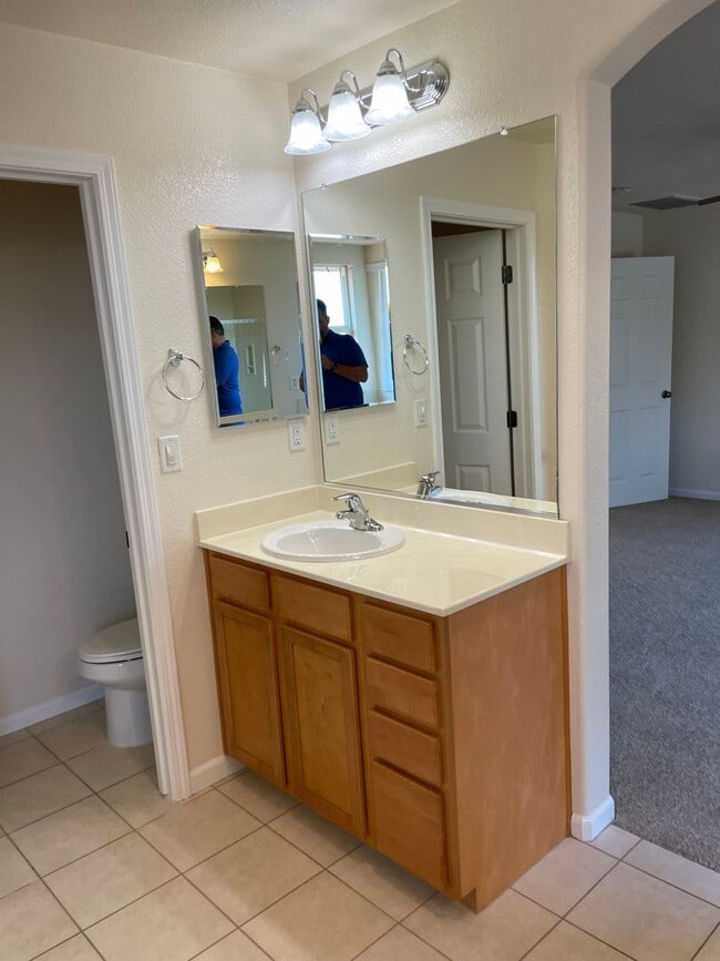 Building Photo - NICE TWO STORY HOME IN WEST ROSEVILLE