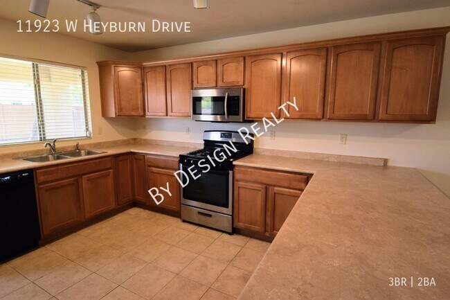 Building Photo - Rancho Marana 3 Bed 2 Bath + Den