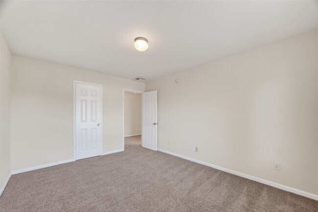 Building Photo - 2708 Calico Creek Ln