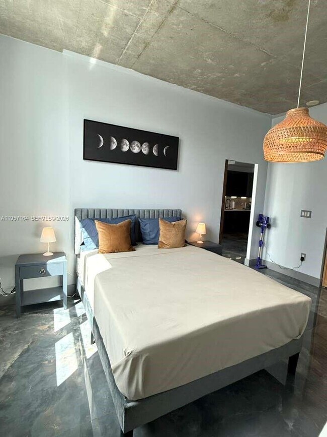 Building Photo - 234 NE 3rd St