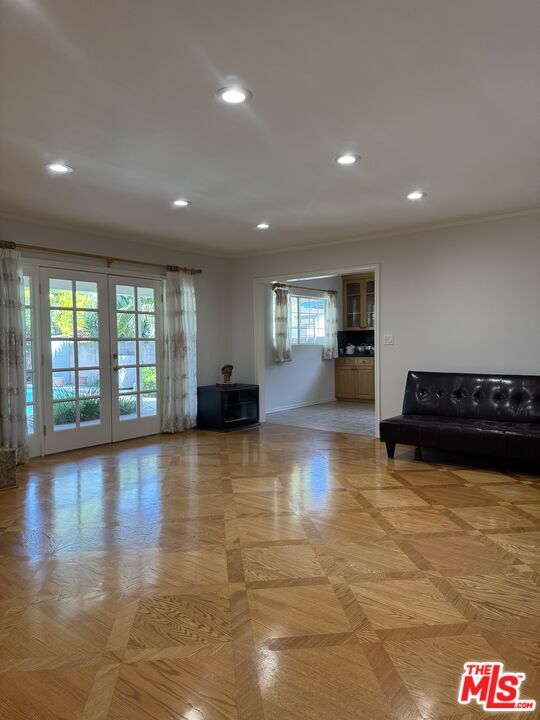 Building Photo - 5412 Hazeltine Ave