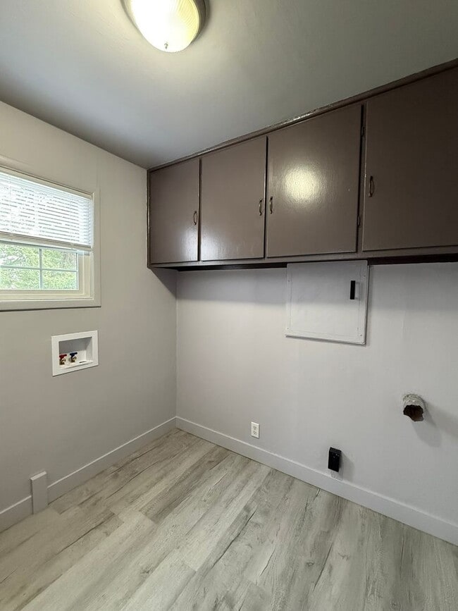 Building Photo - Freshly Updated Thurston Home!