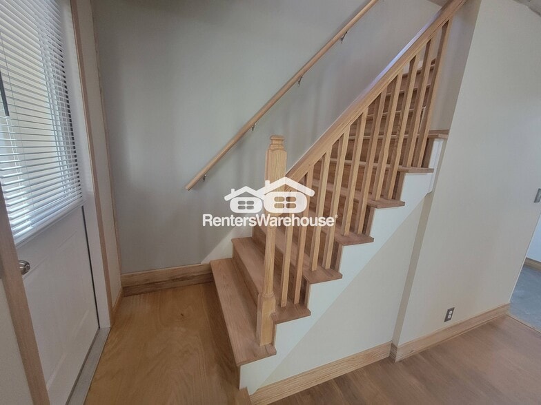 Building Photo - 244 E Fremont St