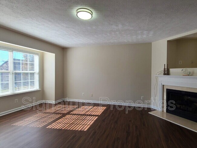 Building Photo - 106 Regina Ln