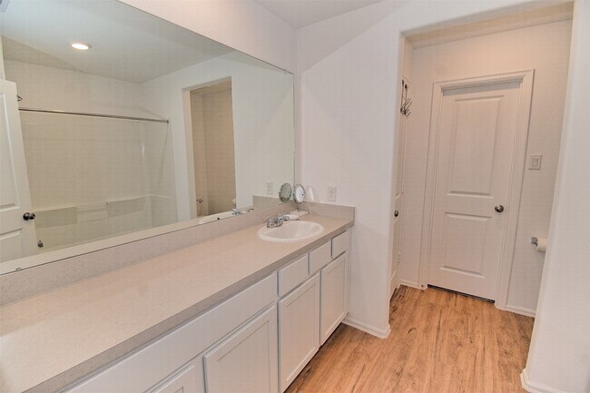 Building Photo - 4207 Palmetto Grv Ln