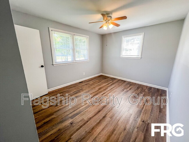 Building Photo - 1305 Robin St