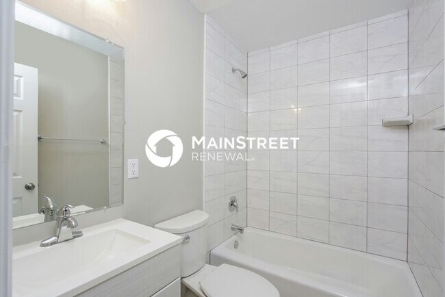 Building Photo - 3 Bedroom Pet-Friendly Home in Bradenton, FL with Main Street Renewal