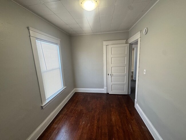 Building Photo - 1541 Hopkins Ave
