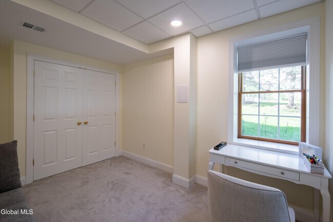Building Photo - 20 Fairhill Rd