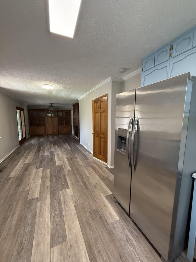 Building Photo - Modern Living Meets Country Charm – Fully ...