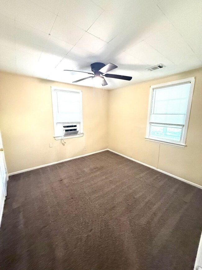 Building Photo - ** 3 Bed 1 Bath located off Woodley Road ** Call 334-366-9198 to schedule a showing