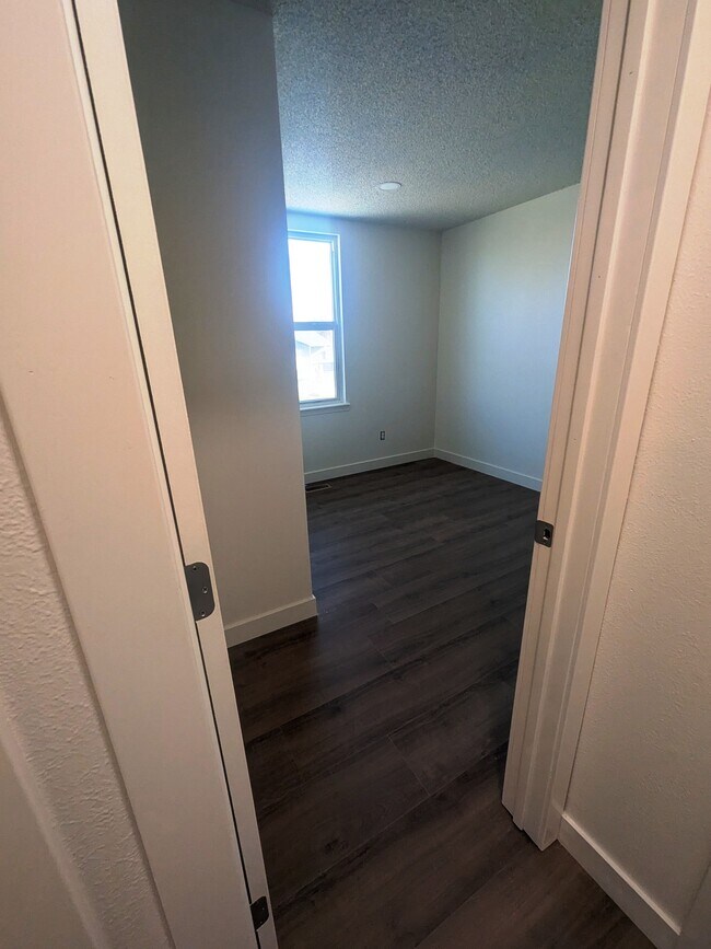 Building Photo - 8491 Rabbitbrush Way