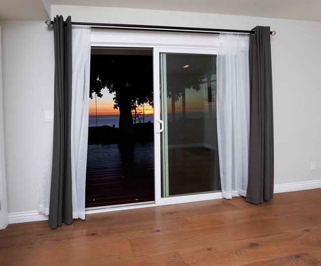 Building Photo - !! DESIRABLE 3 BEDROOM 3 BATHROOM LOCATED IN BEAUTIFUL RANCHO PALOS VERDES !!