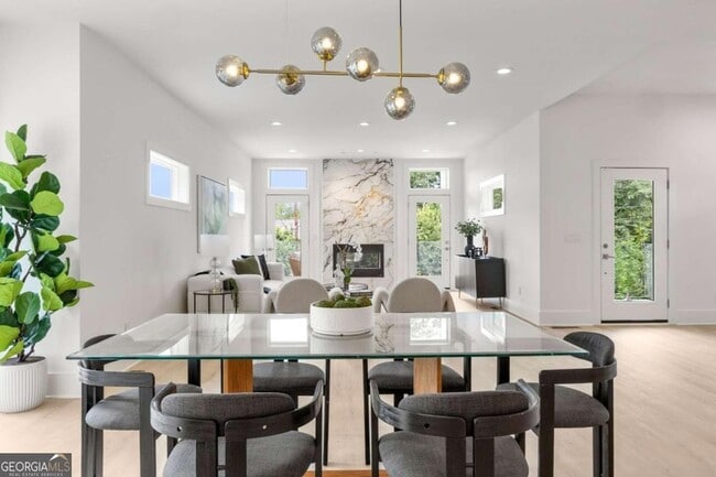 Building Photo - 24 Hutchinson St NE