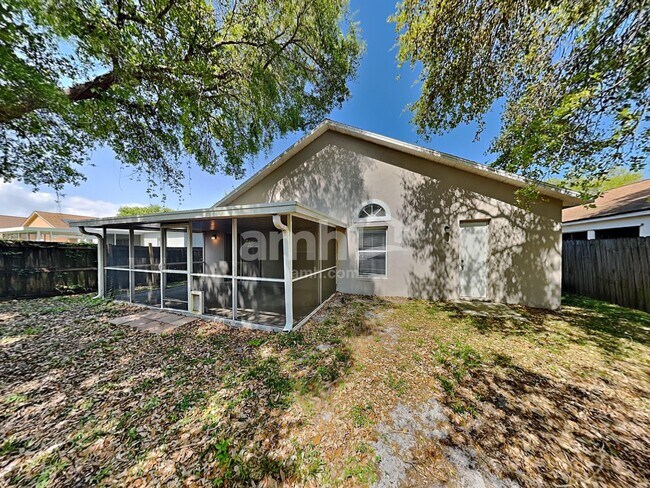 Building Photo - 2911 St James Ln