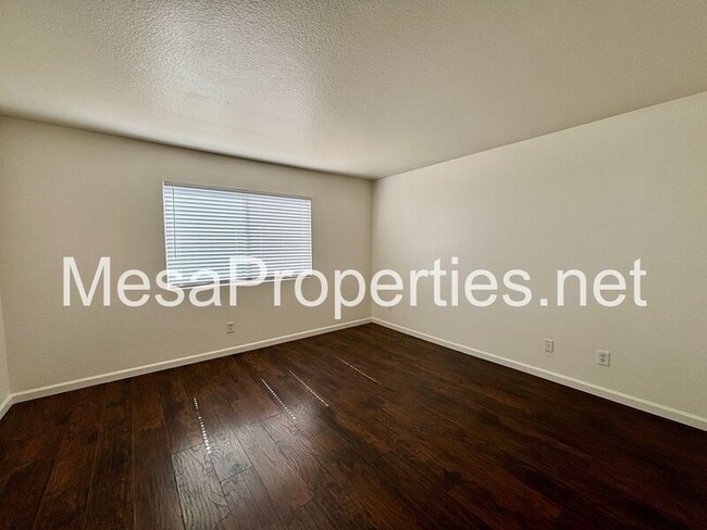 Building Photo - 13539 Merry Oaks St