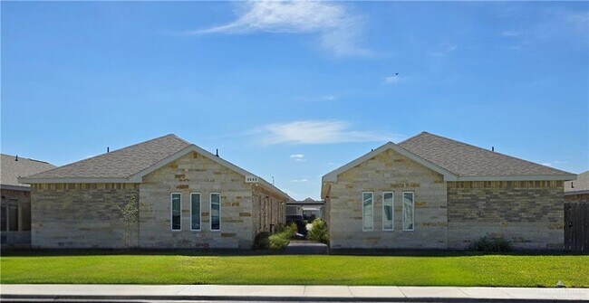 Primary Photo - 28 Hiawatha Dr