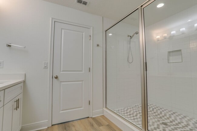 Building Photo - 1401 E Michigan St