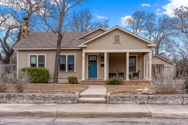 Building Photo - 312 Lytle St