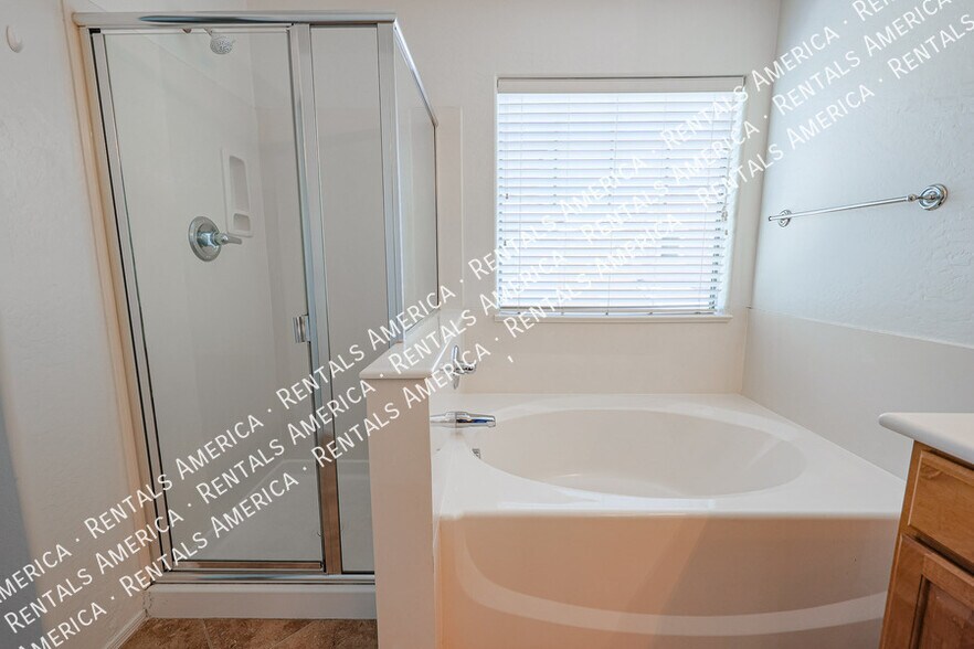 Building Photo - 591 S Buena Vista Ct