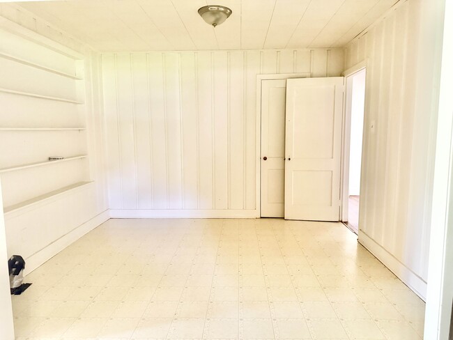 Building Photo - 10363 White Oak Dr