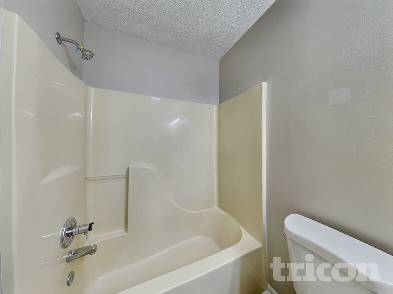 Building Photo - 1102 Berwyn Rd