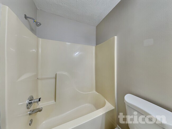 Building Photo - 1102 Berwyn Rd