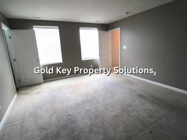 Building Photo - 9739 Oak Grove Dr