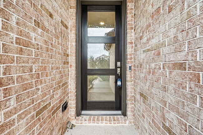 Building Photo - 5019 Bowen Pr Dr