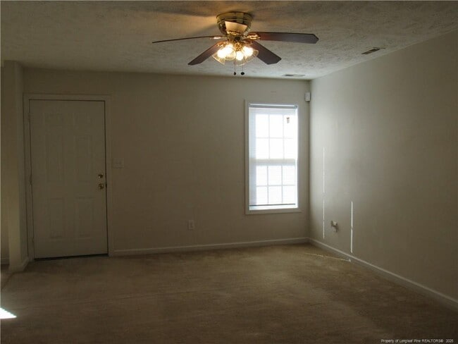 Building Photo - 304 Kingdom Estate Dr