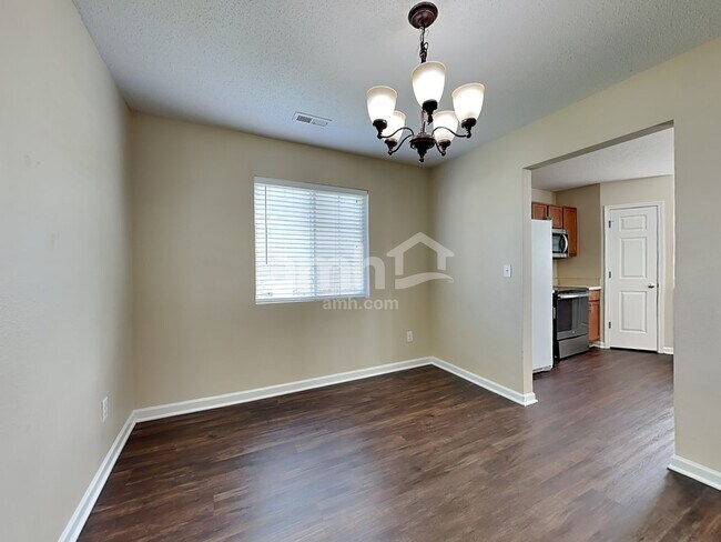 Building Photo - 221 Timberwood Dr