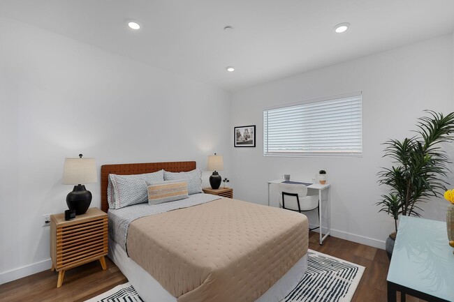 Building Photo - 13035 San Fernando Rd