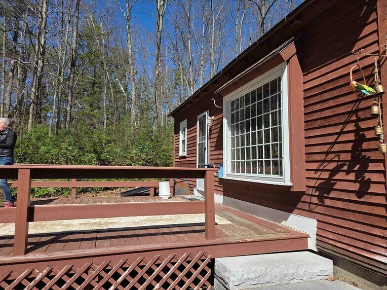 Building Photo - 43 Casalis