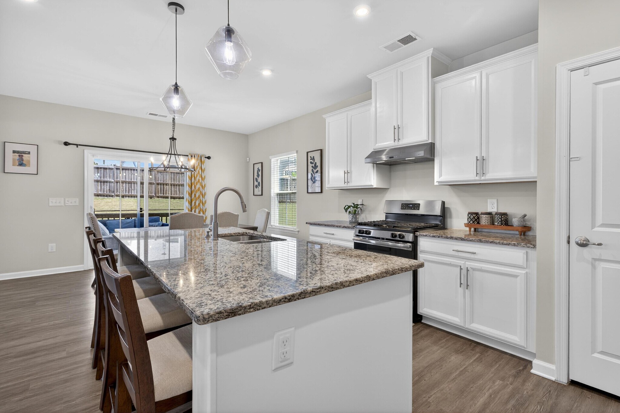 Building Photo - 201 Devon Fields Dr