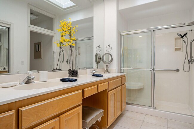 Building Photo - 78338 Desert Willow Dr