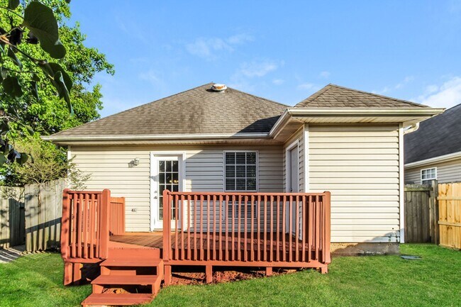 Building Photo - 108 Flagstone Ln