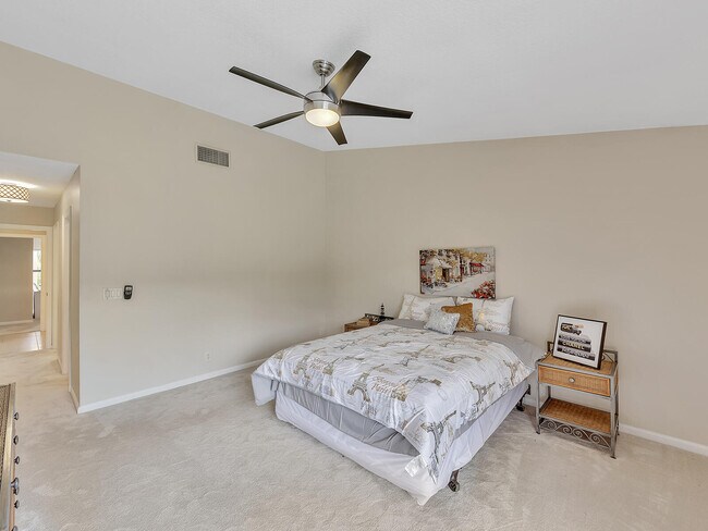 Building Photo - 7747 Villa Nova Dr