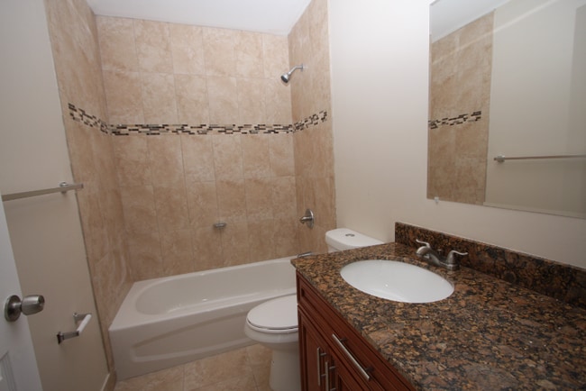 Building Photo - 479 NW 19th St