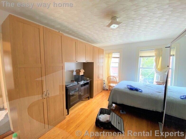 Building Photo - 250 Beacon St