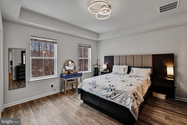 Building Photo - 865 Weald Way