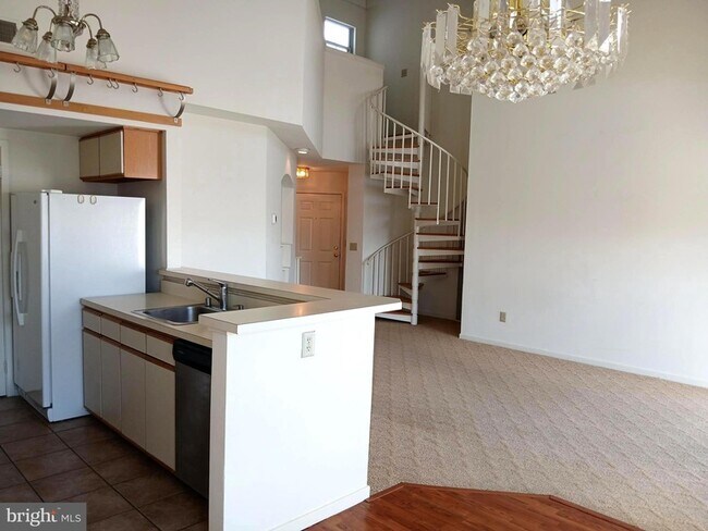 Building Photo - 247 Fountain St