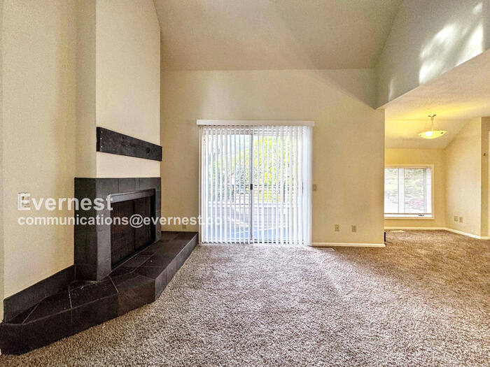 Building Photo - 777 Poplar Ave