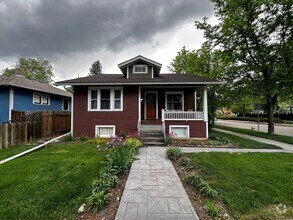 Building Photo - Amazing Location for a 2-Bedroom, 1-Bathro...