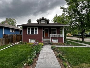 Building Photo - Amazing Location for a 2-Bedroom, 1-Bathroom Duplex Unit!