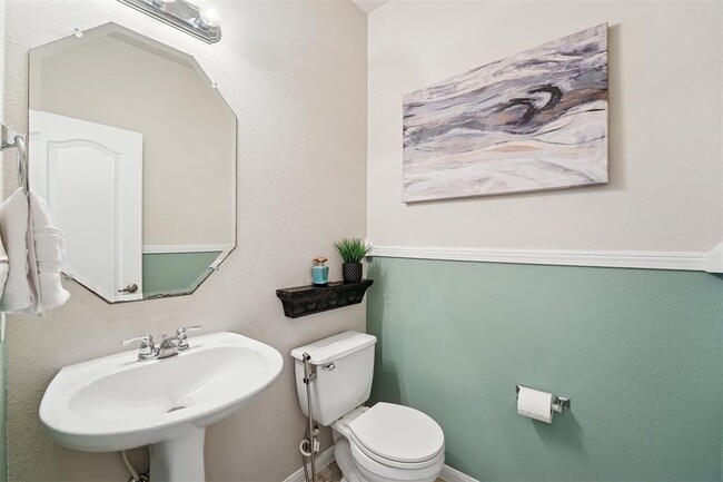 Building Photo - 4212 Pasada Ln